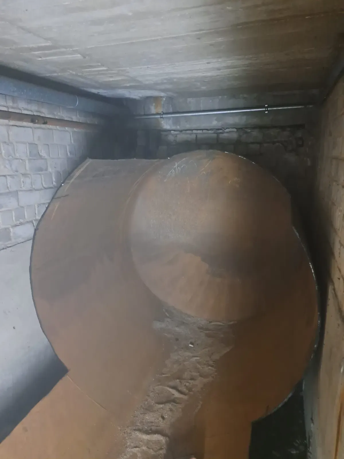 Tankzerlegung vor Ort — Heizöltank in der Endphase der Demontage